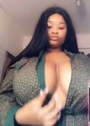 Just a little Kim manana peekaboob