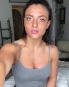 Jade's jiggling gesticulations