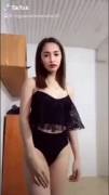 Pinay chick goes Full Naked on TikTok