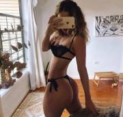 Upvote for a pic in Dms Now ??