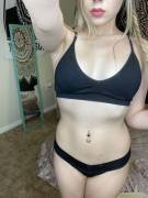 Upvote for a hot gift sent to your dms ?