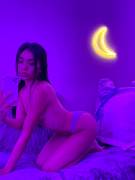 Upvote for a FREE NUDE in your dm ?