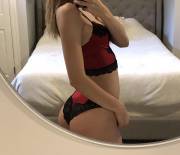 upvote 4 a free nude ;)