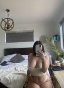 Upvote for a nude in the dm !