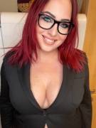 Upvote and I send you a sexy big ass Video of me :-)