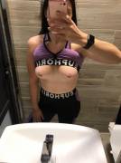 Upvote for a FREE NUDE in your dm ?