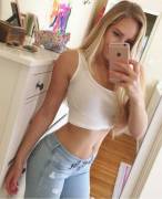 Upvote and follow me buyers for a gift video ? [selling]