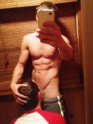 What a hot fucking picture, damn! I'd totally suck him off.