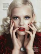 Hint of gold at the Cupid's Bow