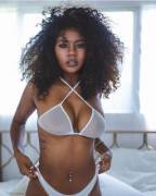 Those full eyes, full lips, &amp; full hair.