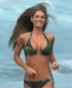 I wish she was running towards me [gif]