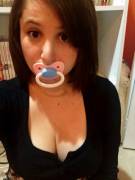 New paci and haircut= one happy little girl! (*^▽^*)