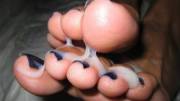 Cum on toes