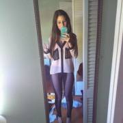 Angie Varona, messy floor (cross post from /r/AngieVaronaLegal)