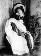 the lady sat still a [f]ew minutes and I captured this daguerreotype; we beg your indulgence