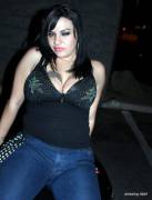 Those pancakes will not be contained