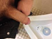 I'm peeing (x-post from r/penis)