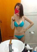 Self Filipina selfie