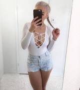 Tight shorts [Can you ID her?]