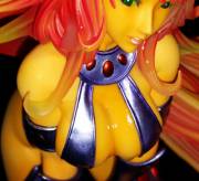 Starfire Kotobukiya statue