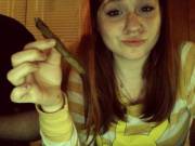 Oh she like a stoner Amelia Pond!