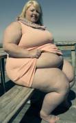 Tubby at the boardwalk [x-post r/bbw]