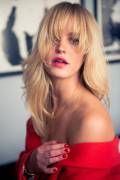 [X-post r/ErinHeatherton] Erin Heatherton with bangs